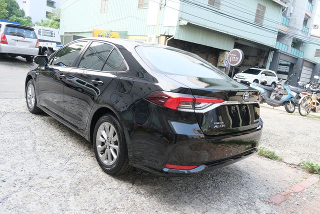 TOYOTA豐田 COROLLA ALTIS HYBRID  第8張相片