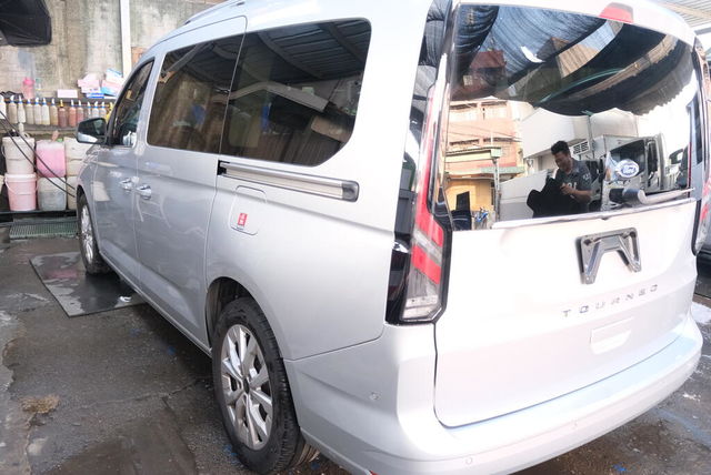 FORD福特 TOURNEO CONNECT  第8張相片