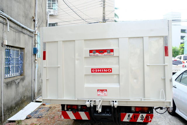 HINO日野 300  第4張相片