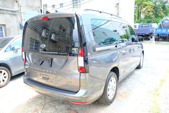FORD福特 TOURNEO CONNECT  第2張相片