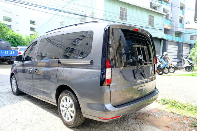 FORD福特 TOURNEO CONNECT  第8張相片