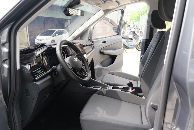 FORD福特 TOURNEO CONNECT  第14張相片