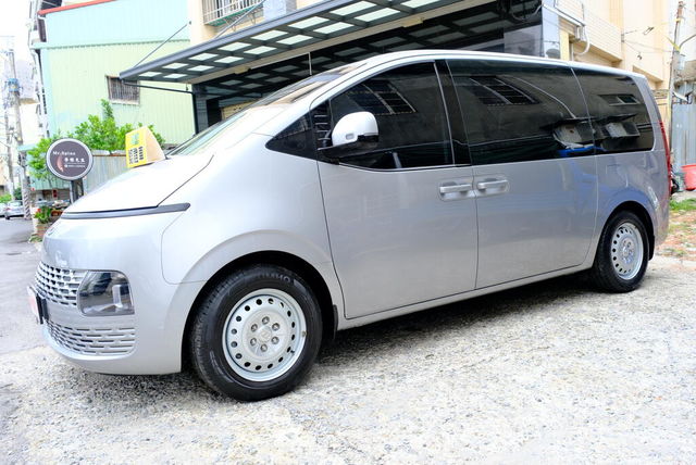 HYUNDAI現代 STARIA  第1張相片