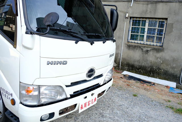 HINO日野 300  第9張相片