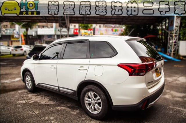 MITSUBISHI三菱 OUTLANDER  第4張相片