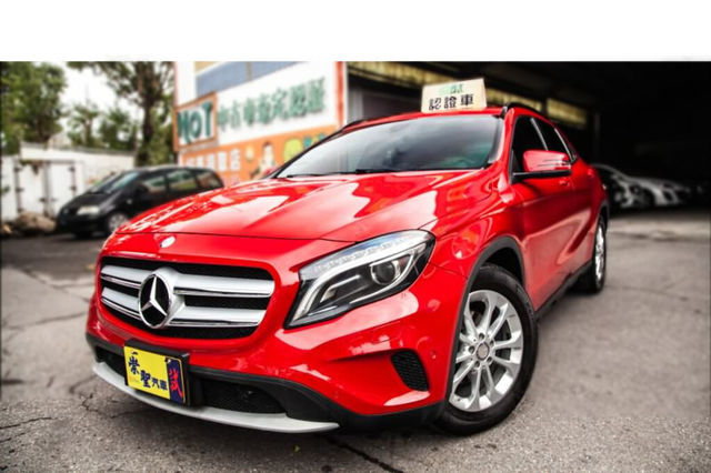 M-BENZ賓士 GLA180  第1張相片