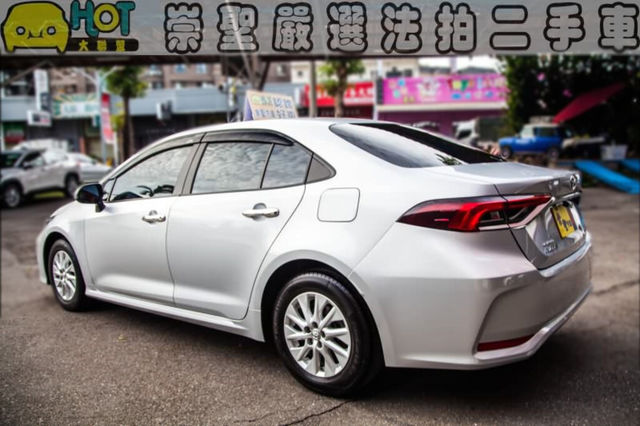 TOYOTA豐田 ALTIS  第4張相片