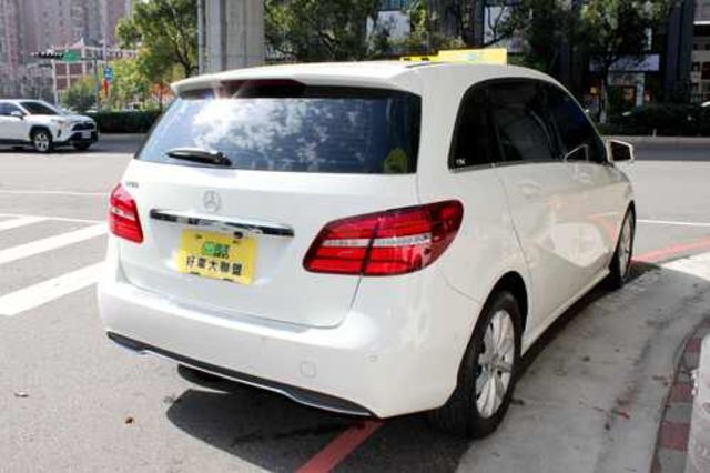 M-BENZ賓士 B180  第2張相片