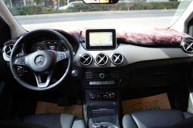M-BENZ賓士 B180  第5張相片