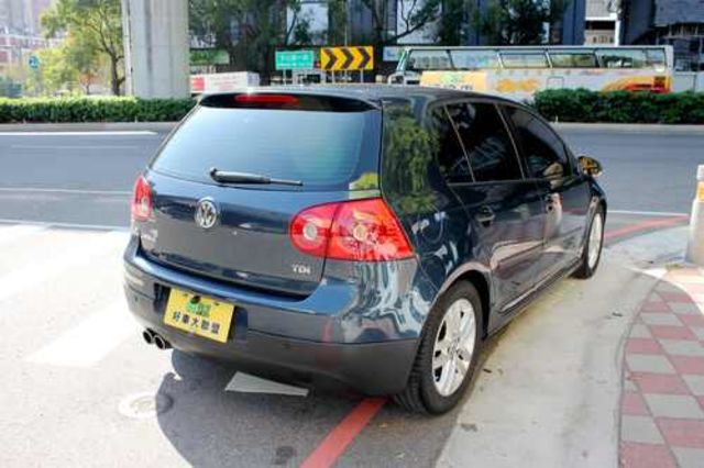 VOLKSWAGEN福斯 GOLF  第2張相片