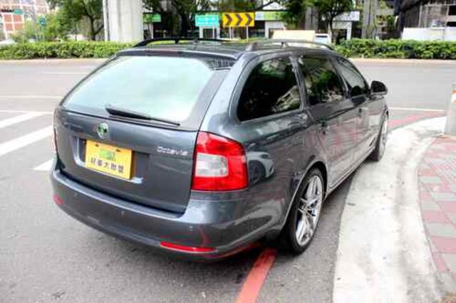 SKODA司科達 OCTAVIA COMBI  第2張相片