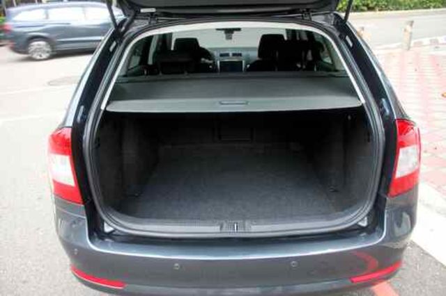 SKODA司科達 OCTAVIA COMBI  第10張相片