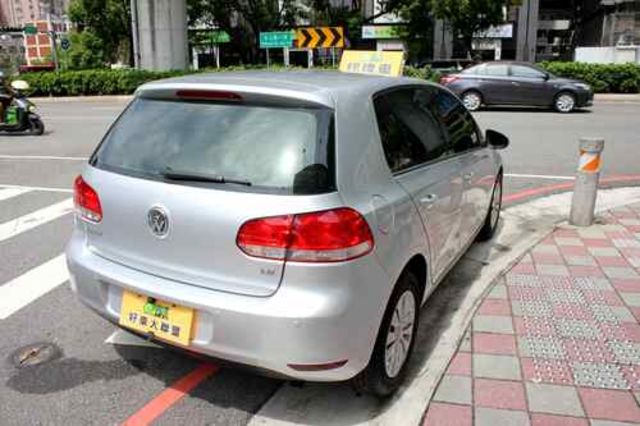 VOLKSWAGEN福斯 GOLF  第2張相片