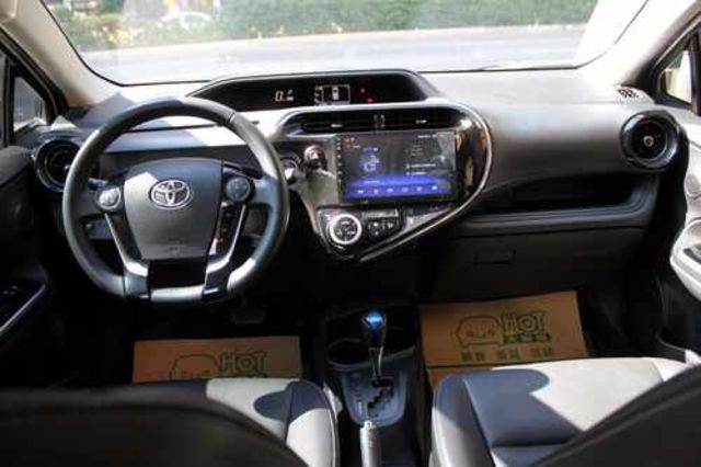 TOYOTA豐田 PRIUS C  第8張相片