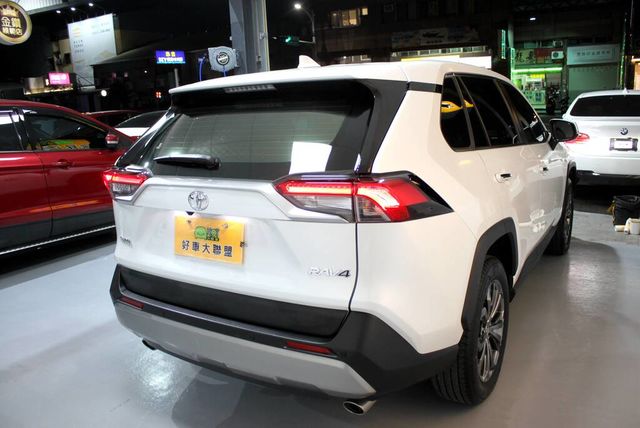 TOYOTA豐田 RAV4  第3張相片