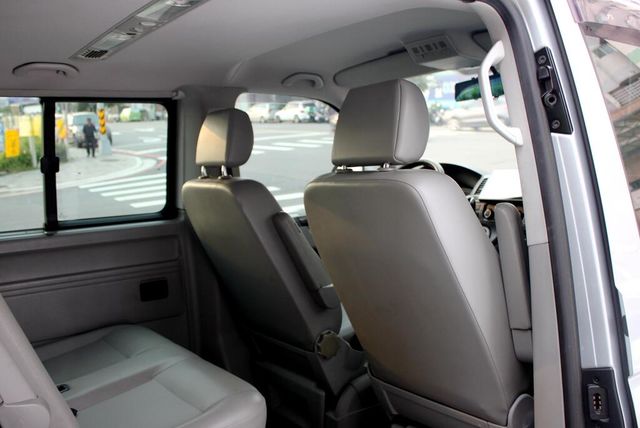 VOLKSWAGEN福斯 T5  第10張相片