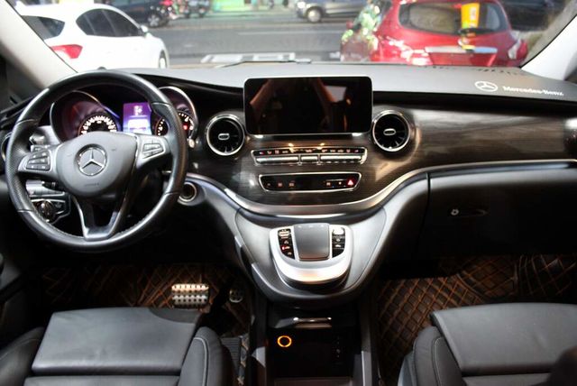 M-BENZ賓士 V250 D  第5張相片