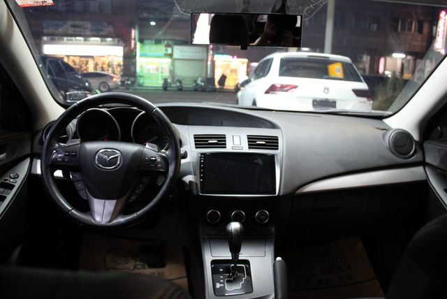 MAZDA馬自達 MAZDA 3  第5張相片