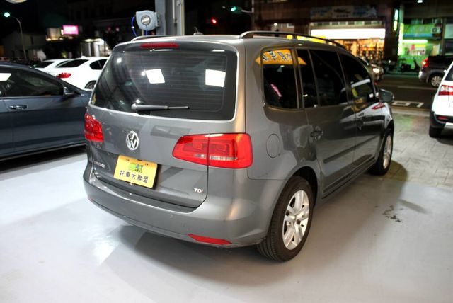 VOLKSWAGEN福斯 TOURAN  第2張相片