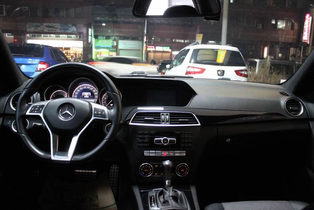 M-BENZ賓士 C200  第5張相片