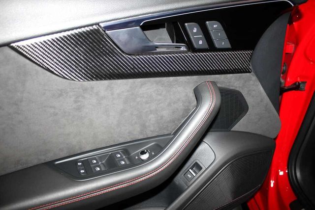 AUDI奧迪 AVANT RS4  第14張相片