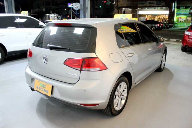 VOLKSWAGEN福斯 GOLF  第2張相片