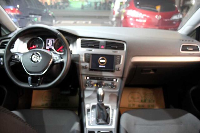 VOLKSWAGEN福斯 GOLF  第5張相片