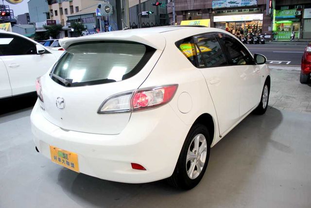 MAZDA馬自達 MAZDA 3  第2張相片