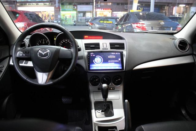 MAZDA馬自達 MAZDA 3  第5張相片