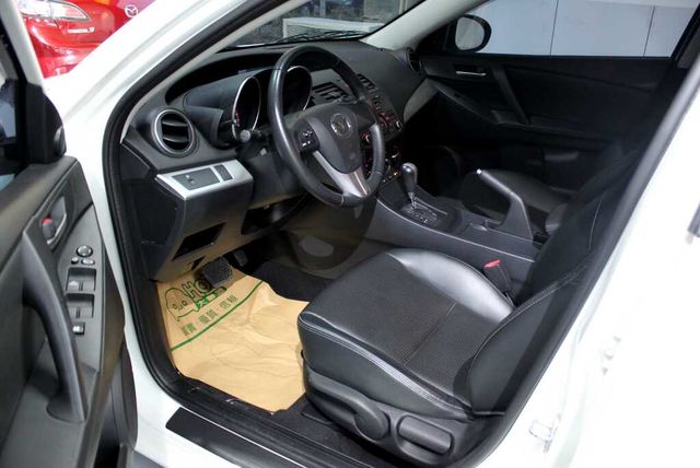 MAZDA馬自達 MAZDA 3  第8張相片