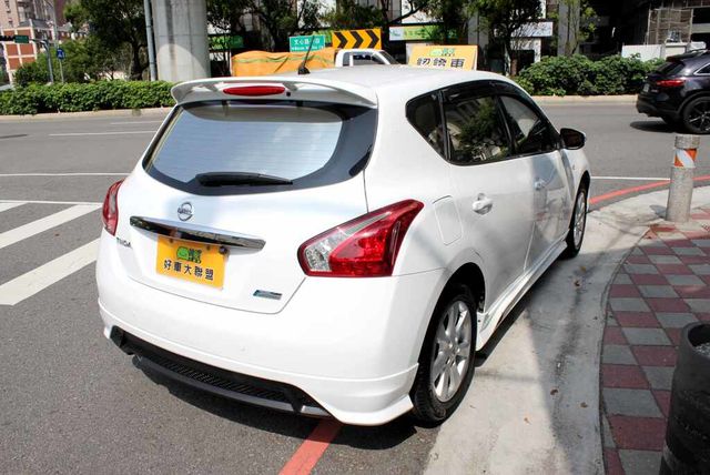 NISSAN日產 TIIDA  第2張相片
