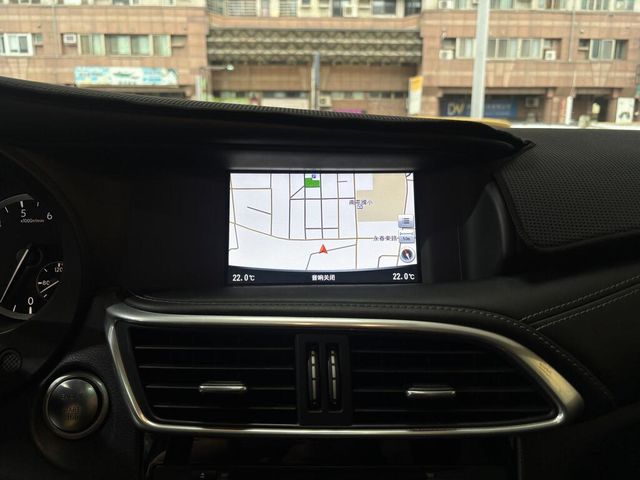 INFINITI無限 Q30  第10張相片