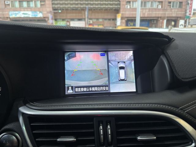 INFINITI無限 Q30  第11張相片