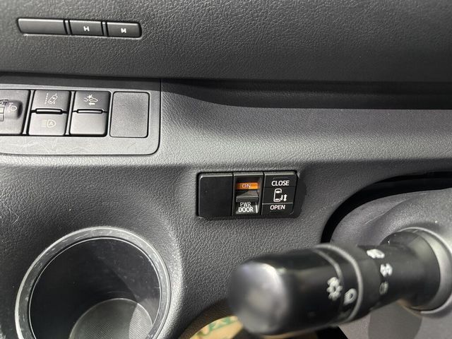 TOYOTA豐田 SIENTA  第9張相片