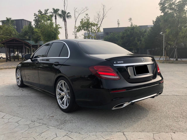 M-BENZ E300  第1張相片