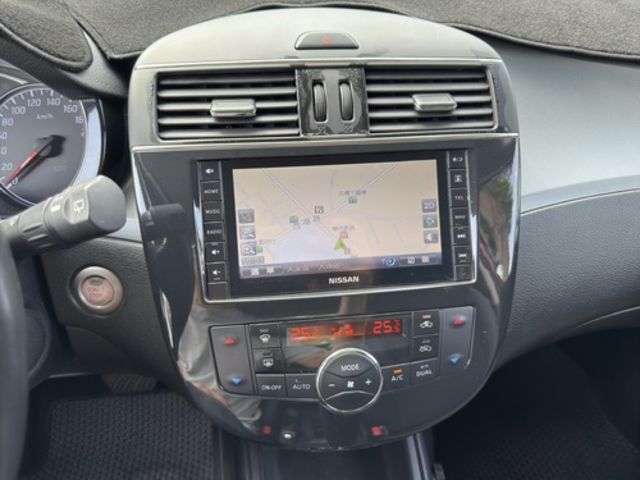 NISSAN日產 TIIDA  第16張相片