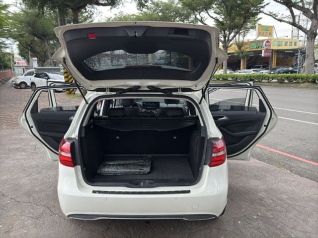 M-BENZ賓士 B180  第8張相片