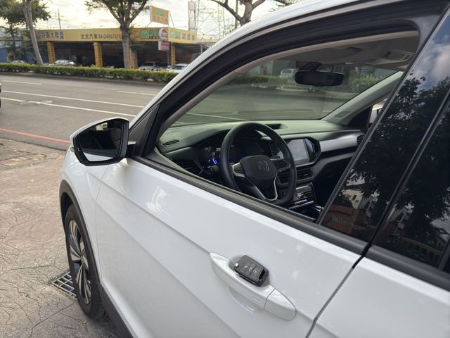 VOLKSWAGEN福斯 T-CROSS  第9張相片