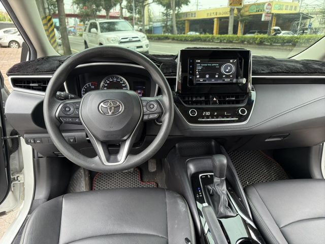 TOYOTA豐田 ALTIS  第3張相片