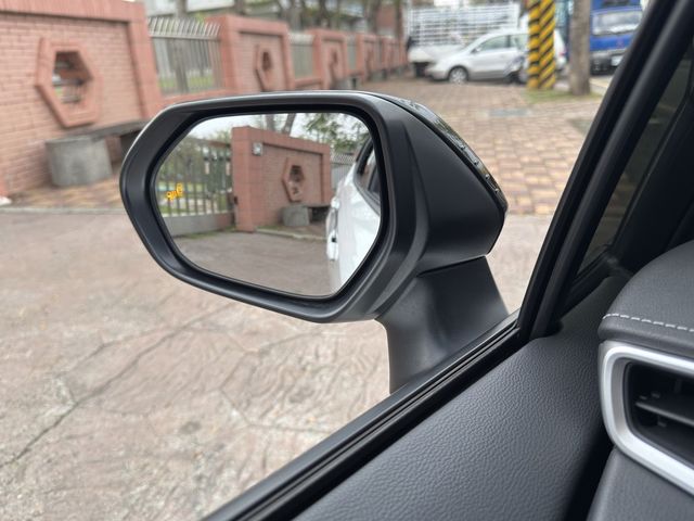 TOYOTA豐田 COROLLA SPORT  第19張相片