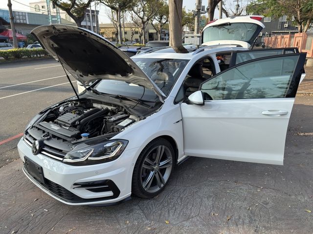 VOLKSWAGEN福斯 GOLF VARIANT  第39張相片