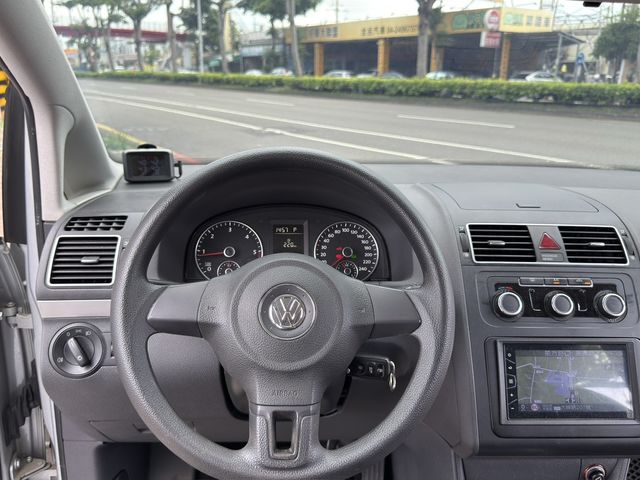 VOLKSWAGEN福斯 TOURAN  第3張相片