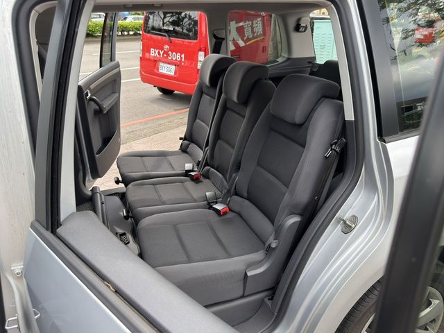 VOLKSWAGEN福斯 TOURAN  第6張相片