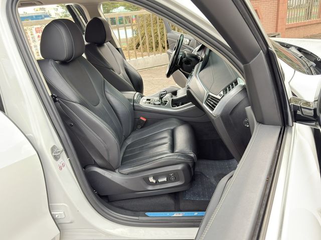 BMW寶馬 X5 XDRIVE25D  第4張相片