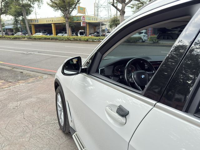 BMW寶馬 X5 XDRIVE25D  第9張相片