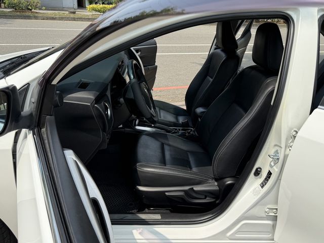 TOYOTA豐田 ALTIS  第3張相片