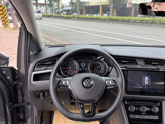 VOLKSWAGEN福斯 TOURAN  第3張相片