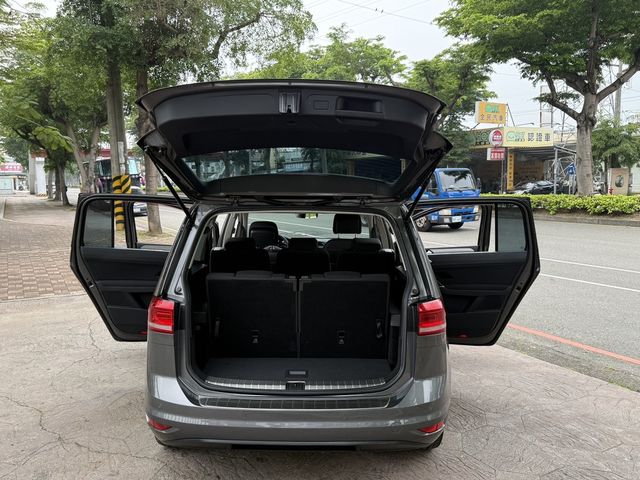 VOLKSWAGEN福斯 TOURAN  第8張相片