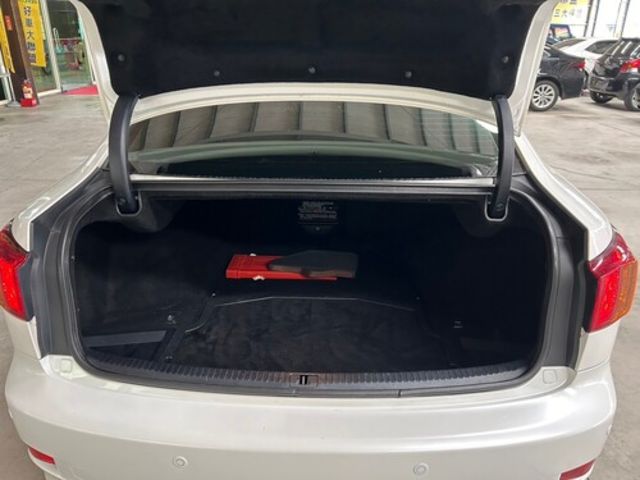 LEXUS凌志 IS250  第13張相片