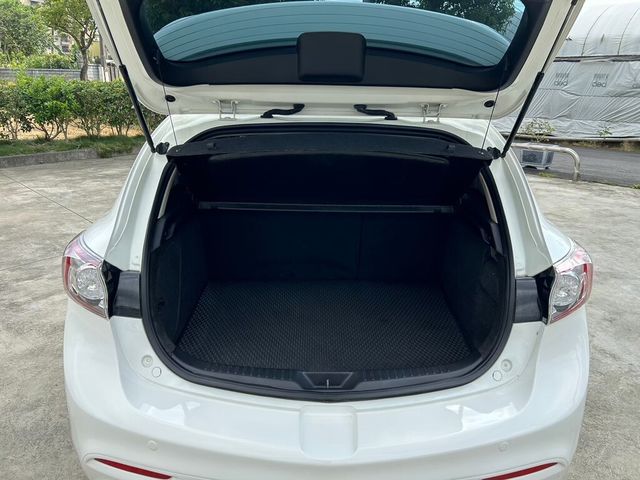 MAZDA馬自達 MAZDA 3  第12張相片